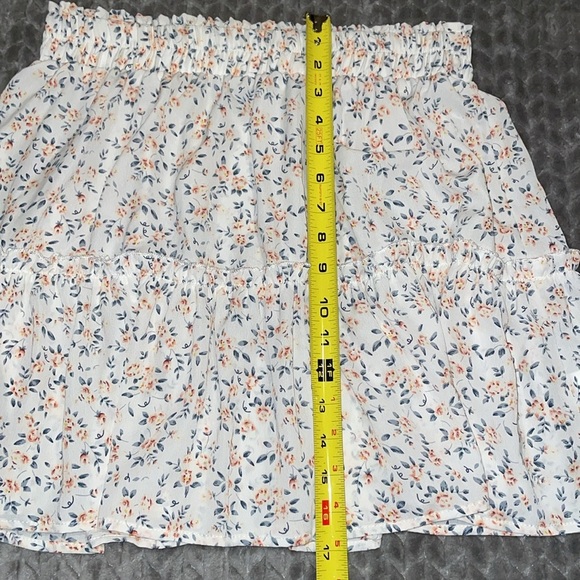 GOMORN tiered ruffle mini skirtt with wide elastics waistband. Size Large 8/10. - Picture 4 of 5